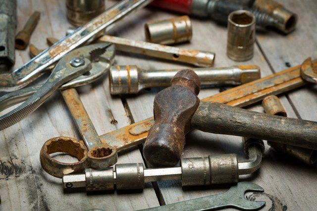 How to remove rust from tools and protect them