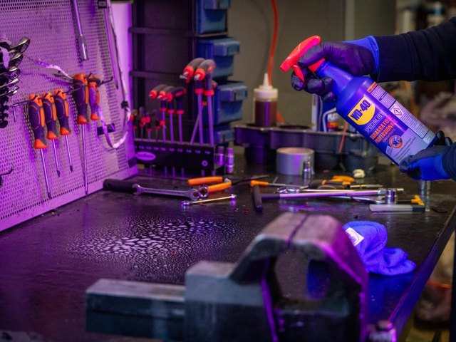 How to use WD-40 Specialist Degreaser